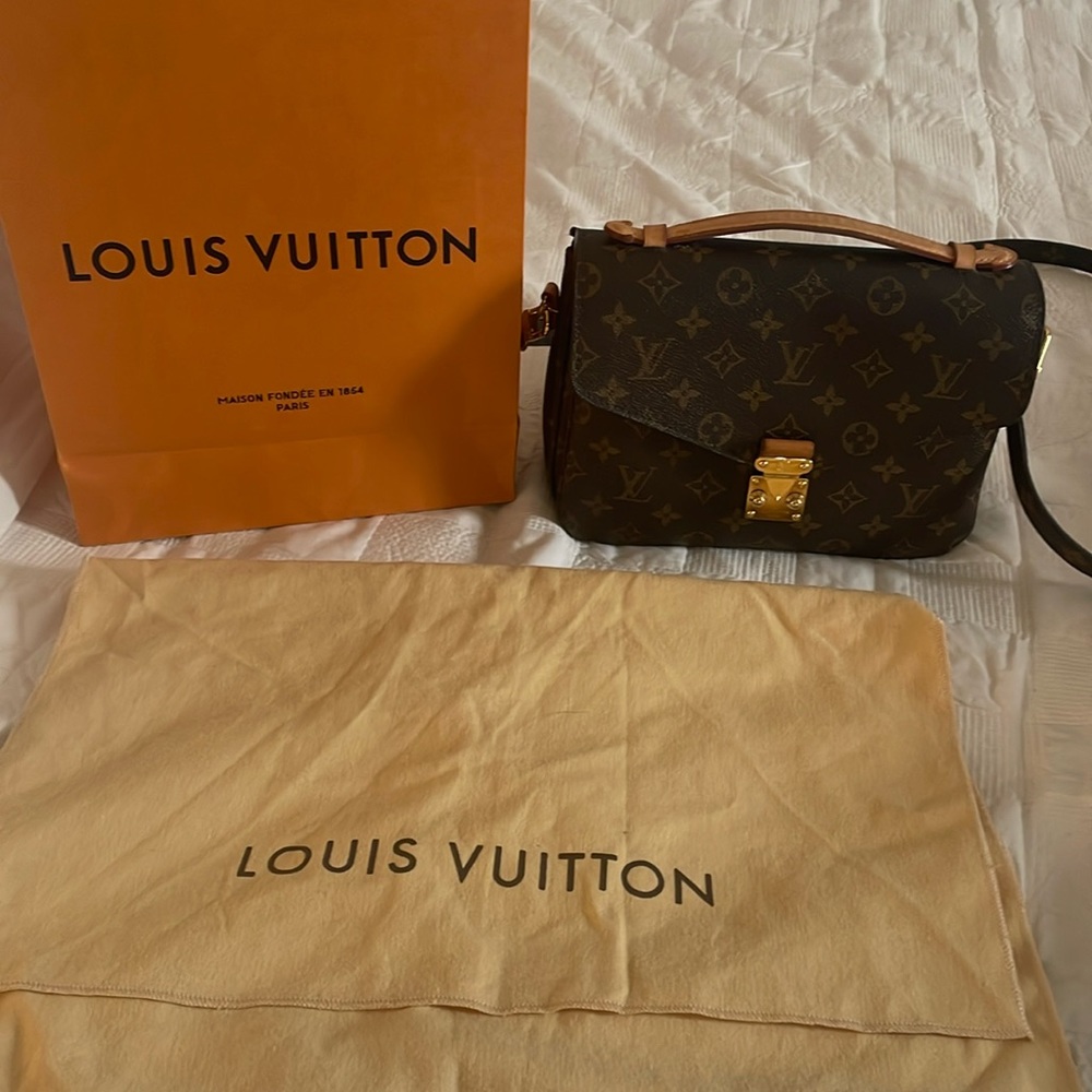 Louis Vuitton pochette metis